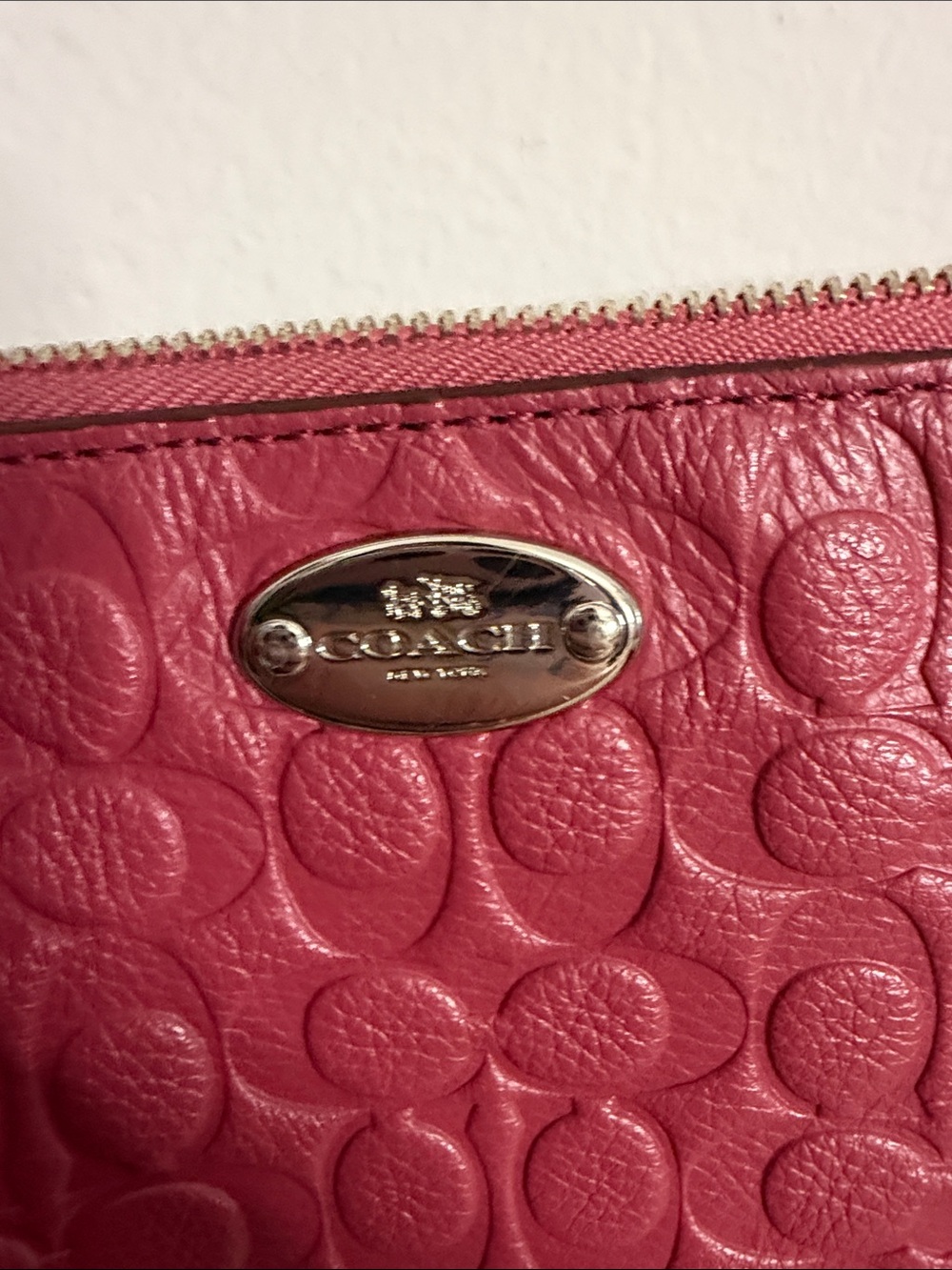 Coach Pebbled embossed Signature large Wristlet in pink - Picture 4 of 10